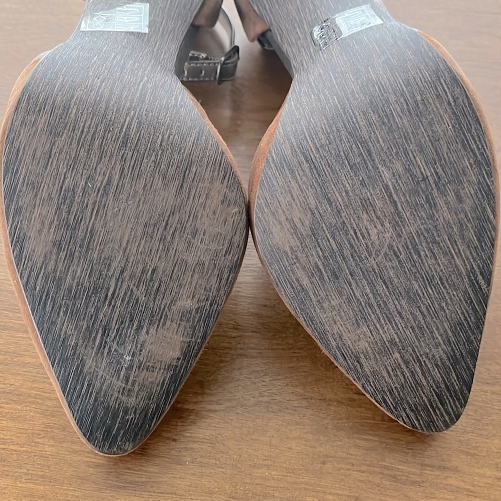 levity pumps w ankle strap - Picture 3 of 6